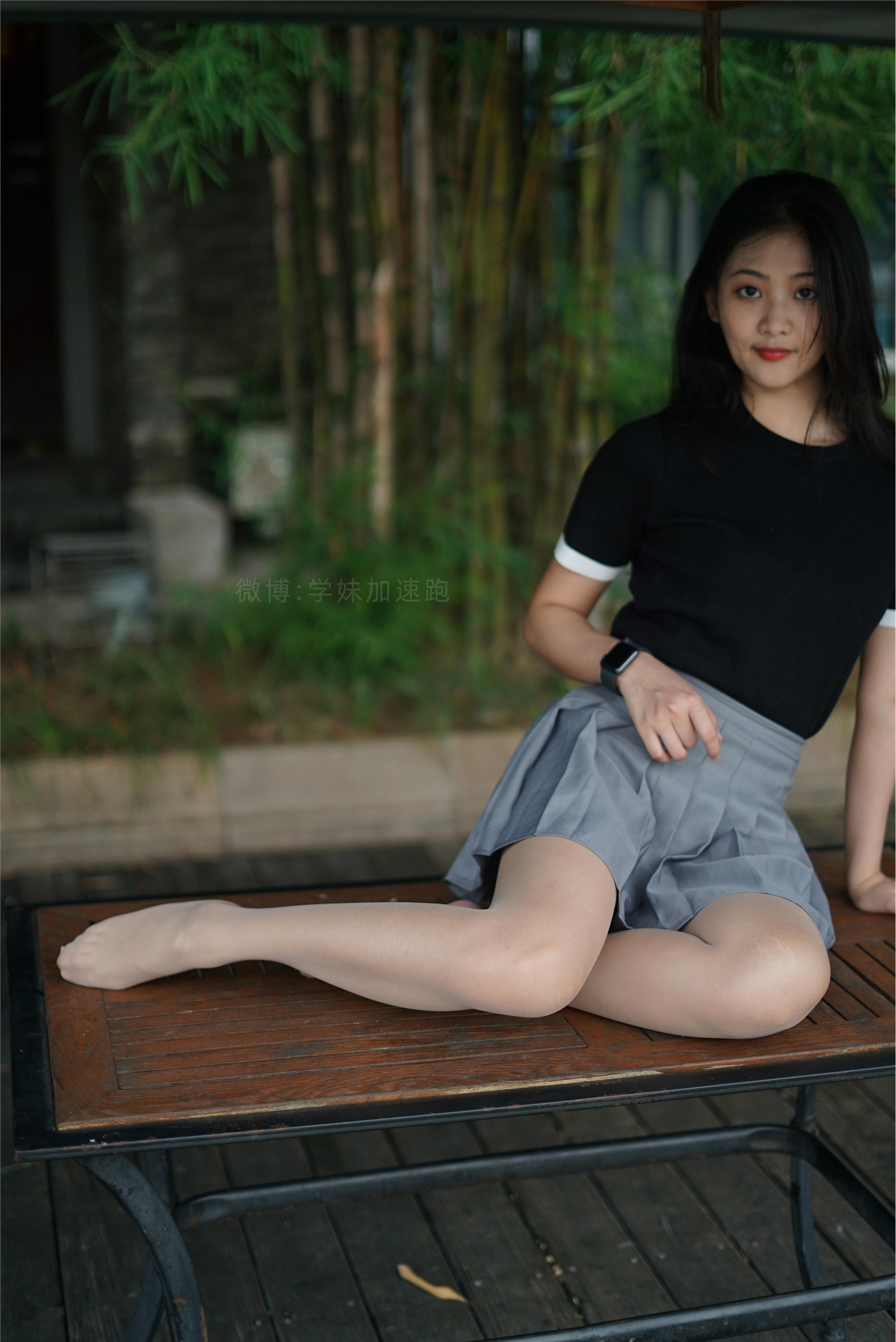 学妹加速跑 XM077《桌上起舞的彤彤》